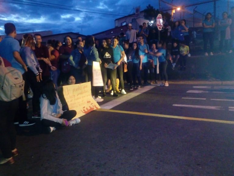 ESTUDIANTES HEREDIANOS SE UNIERON A PROTESTAS