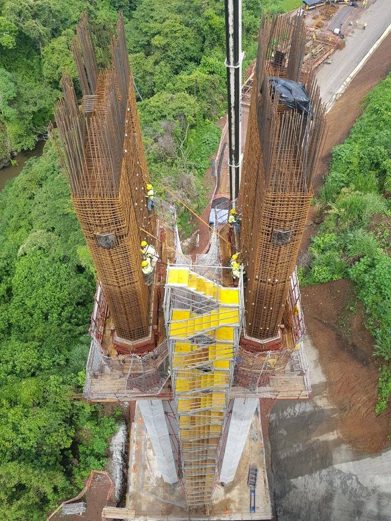 ESTA NOCHE PASO REGULADO POR EL NUEVO PUENTE DEL VIRILLA