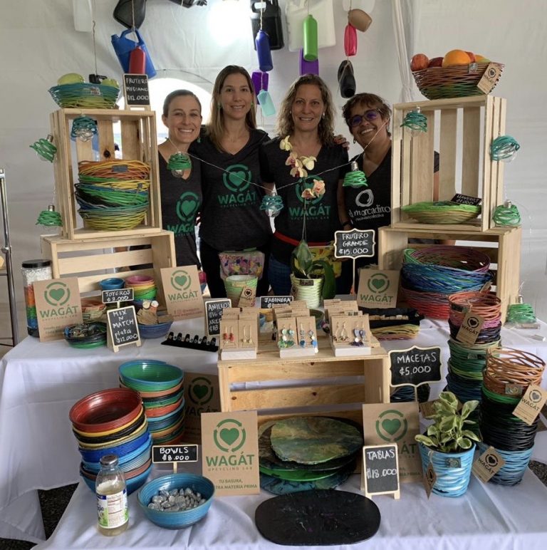 EMPRENDEDORAS TRANSFORMAN EL PLÁSTICO EN ARTÍCULOS PARA EL HOGAR