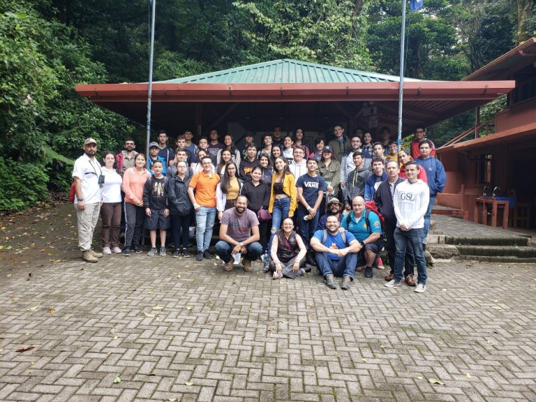 JÓVENES DE SECUNDARIA PARTICIPARON EN QUIMICAMP