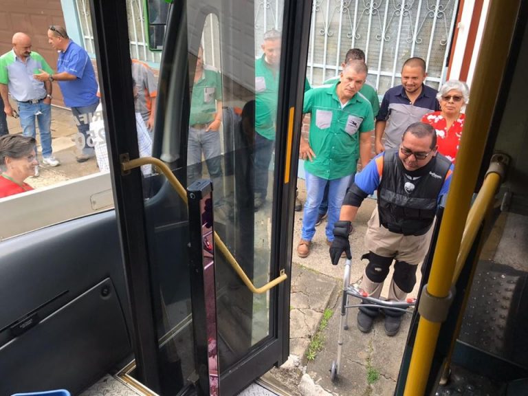 CAPACITAN A CONDUCTORES DE BUS EN BUEN TRATO