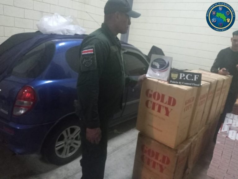 SE ACCIDENTAN CUANDO TRAÍAN CONTRABANDO DE CIGARROS