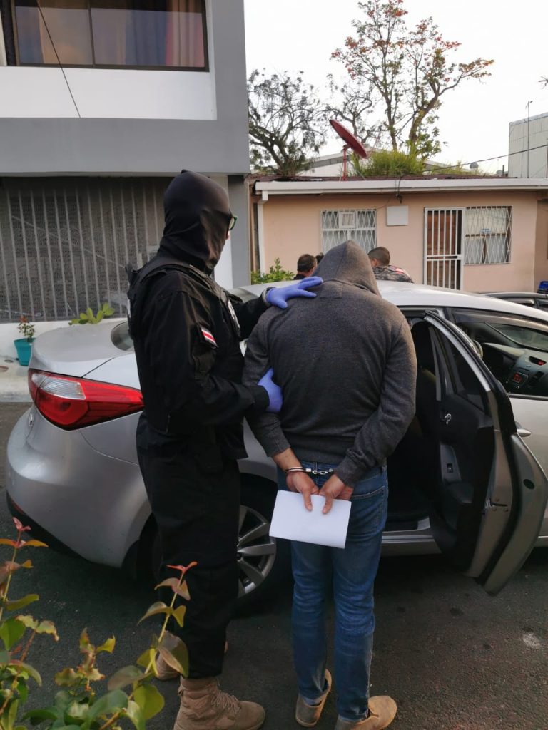 DETIENEN “ROBA CAJEROS” EN BAJO PIUSES DE TIBÁS