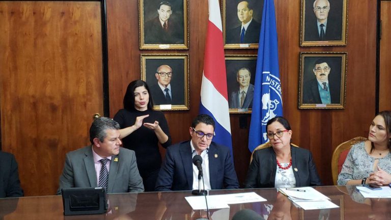 FUNCIONARIOS PÚBLICOS NO PODRÁN VIAJAR AL EXTRANJERO POR EL CORONAVIRUS