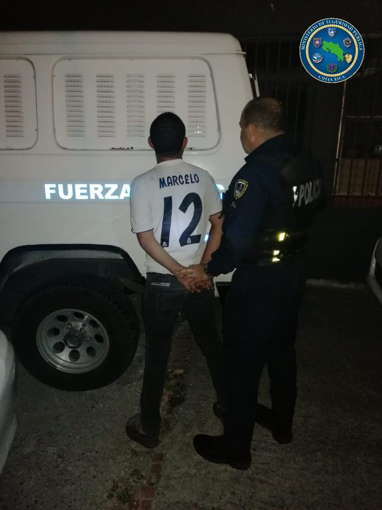 DETIENEN A DOS POR INTENTO DE BAJONAZO EN HEREDIA