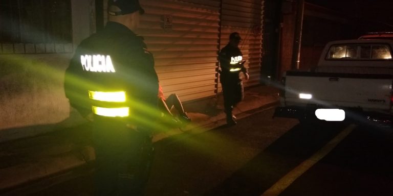 DETIENEN A DOS SUJETOS POR DISPARAR EN MIRAFLORES
