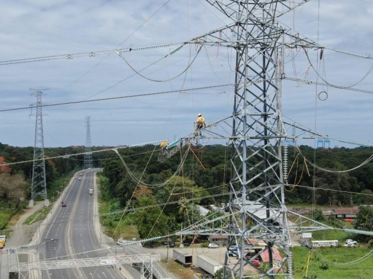 ICE HACE MÁS DE MIL ARREGLOS DE PAGO