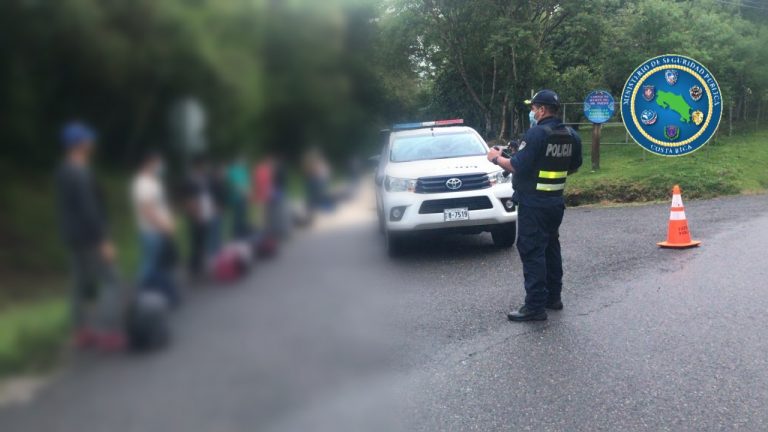 POLICÍA DETIENE NICARAGUENSES QUE TRATABAN DE INGRESAR POR PANAMÁ