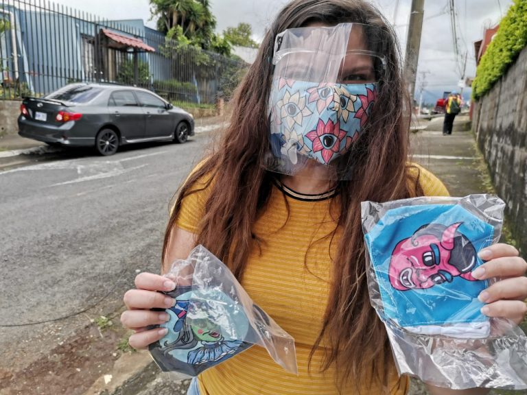 BARVEÑOS FESTEJARÁN CON MASCARILLAS EN VEZ DE MASCARADA