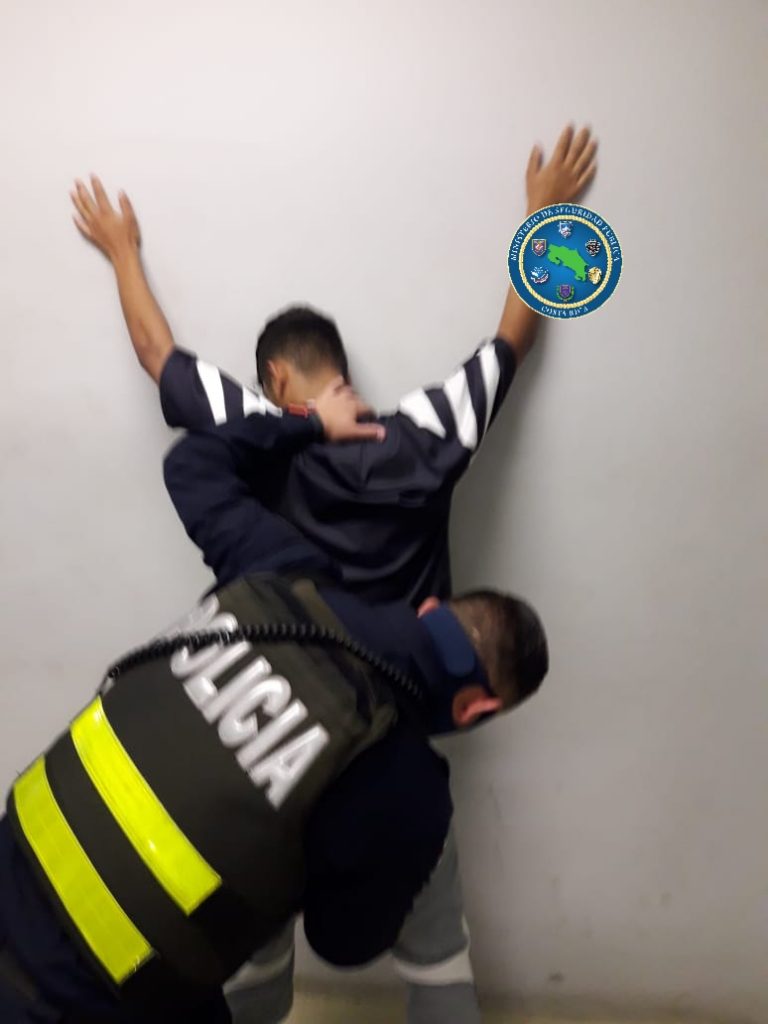 ASALTA PULPERÍA EN GUARARÍ Y POLICÍA LO DETIENE