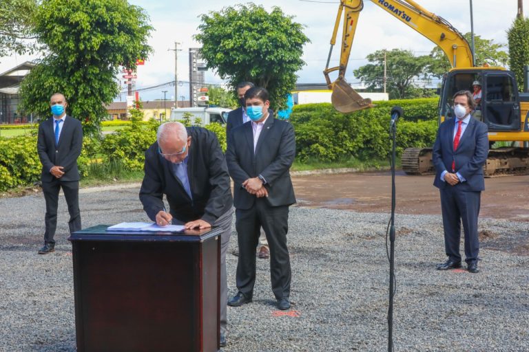 YA SE FIRMÓ CONTRATO PARA RENOVAR LA ROTONDA DE LA BANDERA