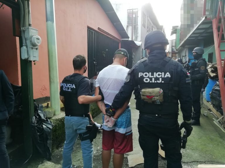 DETENIDO POR DISPARAR CONTRA VIVIENDA