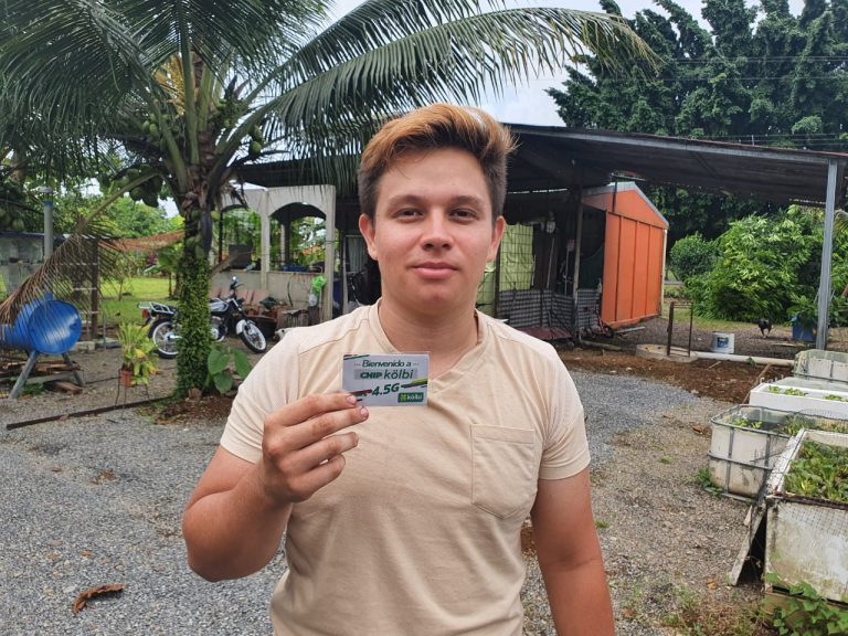 UNA DA INTERNET GRATIS A SUS ESTUDIANTES