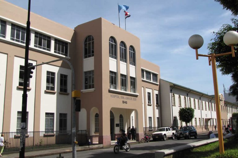 ¡SEIS FUNCIONARIOS DE LA UCI DEL SAN JUAN DE DIOS CON COVID!