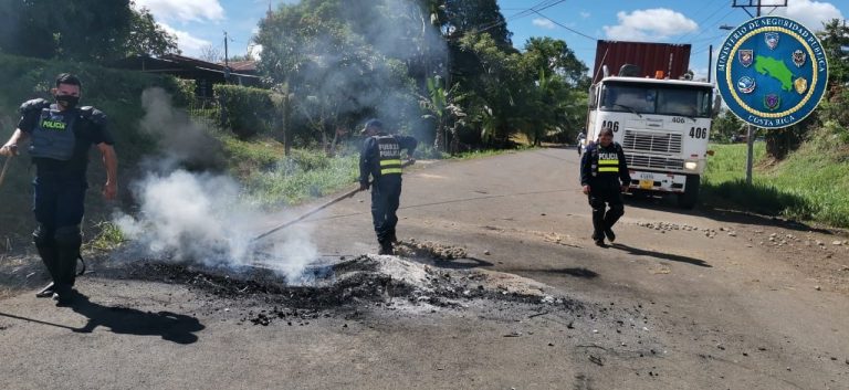 CUATRO DETENIDOS EN APERTURA DE VÍAS EN UPALA