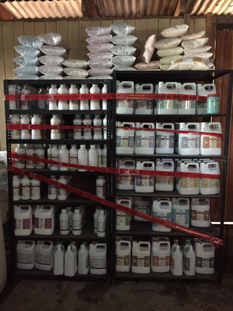 POLICÍA DE CONTROL FISCAL Y SERVICIO FITOSANITARIO DEL ESTADO INTERVIENEN EMPRESA COMERCIALIZADORA DE AGROQUÍMICOS