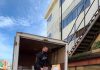 ALLANAN VIVIENDAS Y COMERCIOS EN BUSCA DE LICOR ADULTERADO