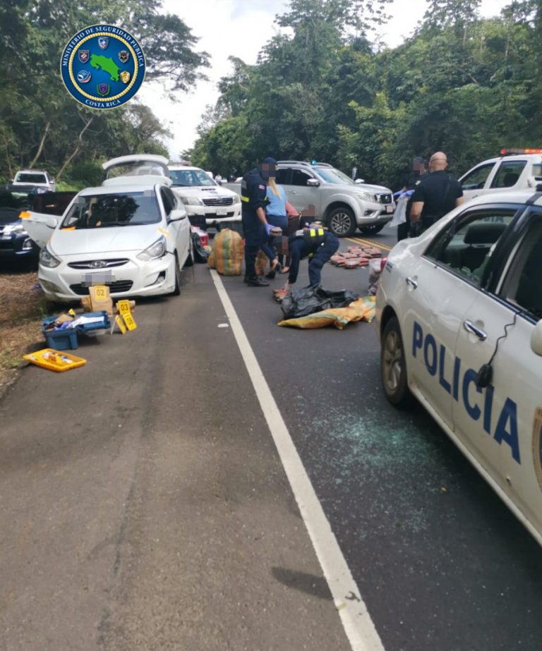 PERSECUCIÓN DEJA POLICÍA HERIDO Y CINCO SACOS DE MARIHUANA INCAUTADOS