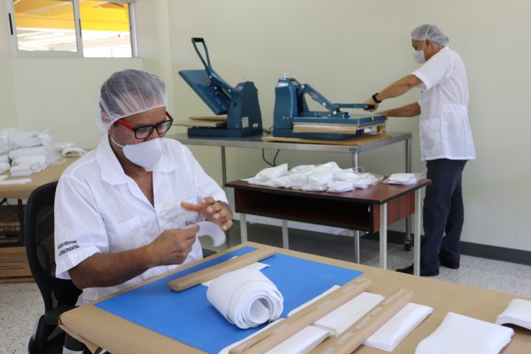 INA ELABORA Y DISTRIBUYE MASCARILLA HIGIÉNICA PARA ESTUDIANTES
