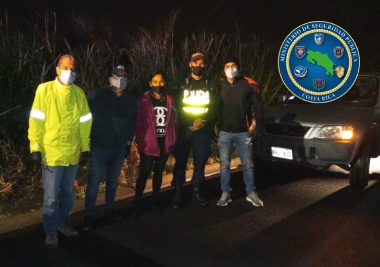 HABITANTES DE LA CALLE DE HEREDIA RECIBEN AYUDA