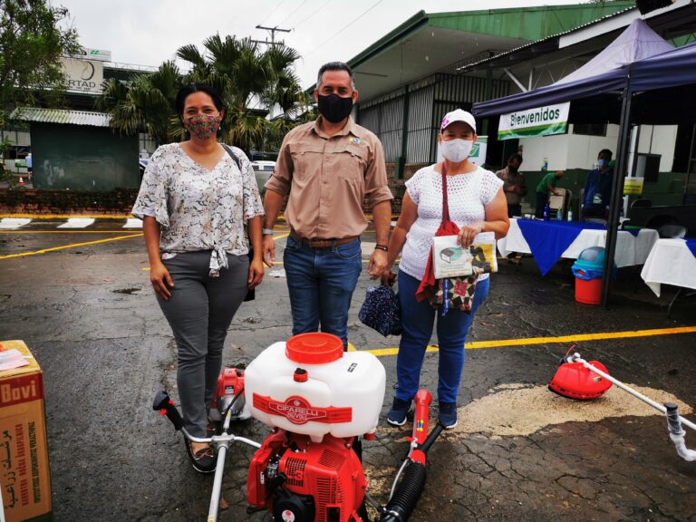 IMPULSO AL CULTIVO DE AGUACATE EN HEREDIA