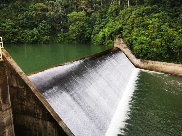 ICE DESCARTA RIESGO DE APAGONES Y ASEGURA QUE COSTA RICA TIENE SUFICIENTE ENERGÍA PARA 2026