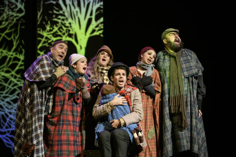 DECENAS DE NIÑOS DISFRUTARÁN GRATIS DE UN CUENTO DE NAVIDAD