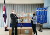 UNED ELABORA Y ENTREGA CASCOS DE RESPIRACIÓN ASISTIDA