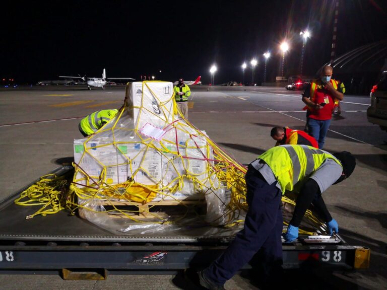 PAÍS INVIERTE $36 MILLONES EN VACUNAS PFIZER/BIONTECH CONTRA COVID