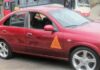 SE MASTURBA EN CARRO MIENTRAS SIGUE MUJERES
