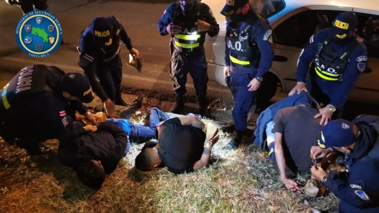 CUATRO JÓVENES DETENIDOS POR BALACERA EN PASO ANCHO