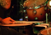 HABILITA ACTIVIDADES MUSICALES CON PÚBLICO EN ESPACIOS CERRADOS
