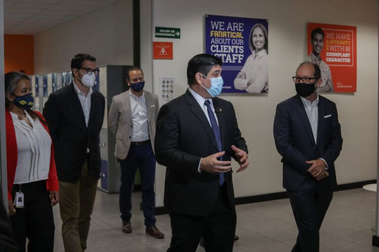 DEFENSORÍA EXIGE AL PRESIDENTE RENDIR CUENTAS A TRAVÉS DE LA ATENCIÓN A LA PRENSA