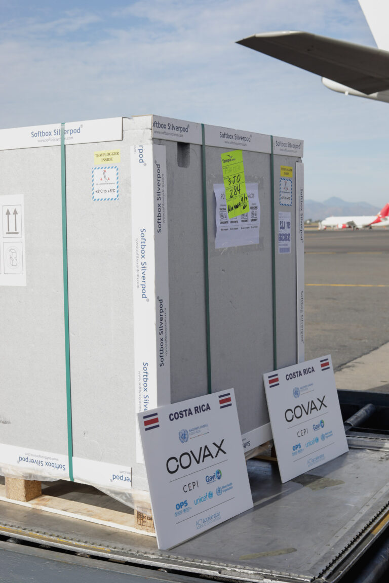 CANADÁ DONARÁ 319 MIL VACUNAS CONTRA COVID