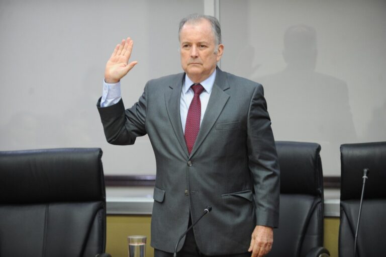 OTTÓN SOLÍS RENUNCIA A SU DESIGNACIÓN COMO REPRESENTANTE ANTE LA OCDE