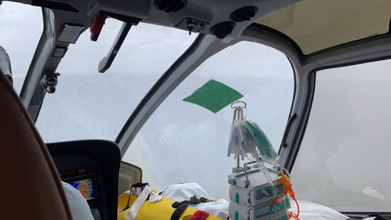 EN HELICÓPTERO TRASLADARON HOY TRES PACIENTES COVID