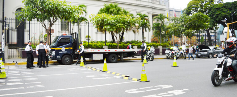 DEFENSORA PIDE CUENTAS POR USO DE MÁS DE MIL MILLONES DE COLONES RECAUDADOS POR MULTAS POR RESTRICCIÓN VEHICULAR