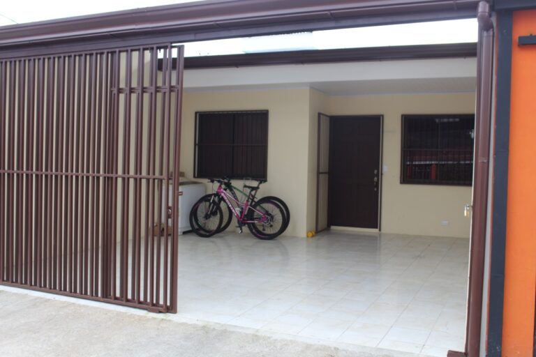 2.710 FAMILIAS DE INGRESOS MEDIOS  TIENEN CASA PROPIA CON PROGRAMA DEL BANHVI