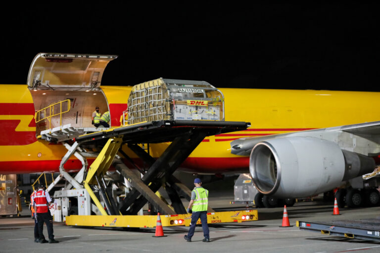 ESTA NOCHE LLEGARÁN 79 MIL DOSIS DE VACUNAS CONTRA COVID