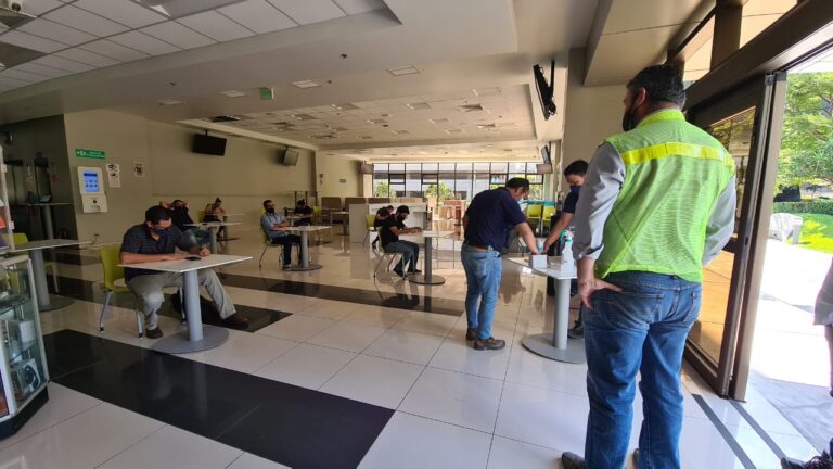 MÁS DE 100 TRABAJADORES DE ZONA FRANCA AFZ DONARON SANGRE AL HOSPITAL DE HEREDIA