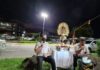 REZAN EL ROSARIO FRENTE AL HOSPITAL PARA PEDIR POR FIN DE LA PANDEMIA