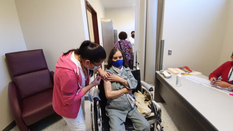 SALUD EMITIRÁ CERTIFICADO DE VACUNACIÓN COVID