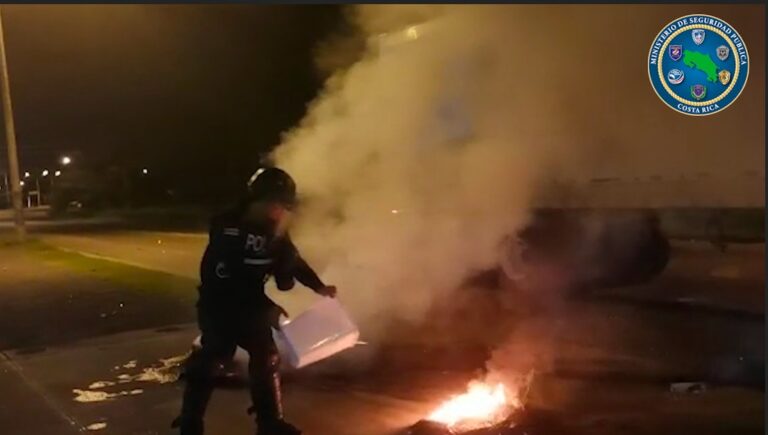 FUERZA PÚBLICA LEVANTA BLOQUEOS EN DIFERENTES PARTES DEL PAÍS