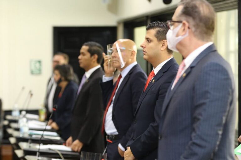 DIPUTADOS DE LIBERACIÓN NACIONAL AISLADOS POR ORDEN DE SALUD