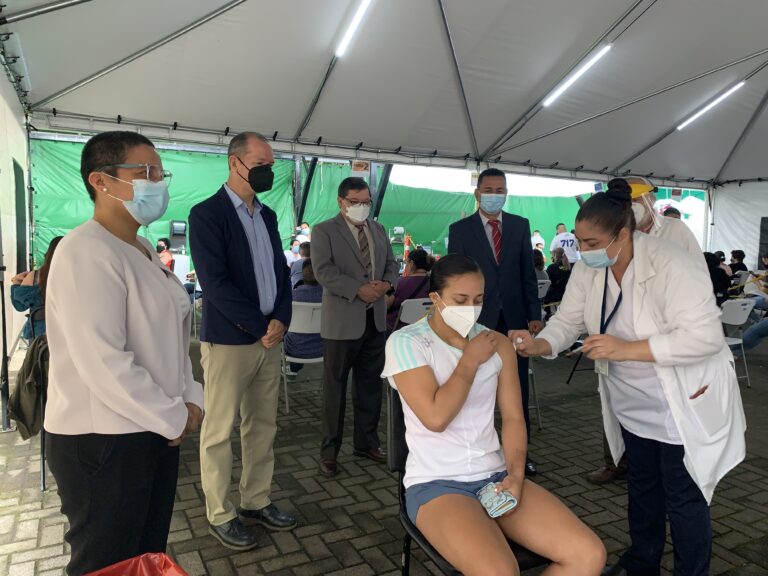 PFIZER DONÓ VACUNAS PARA ATLETAS QUE VAN A TOKIO