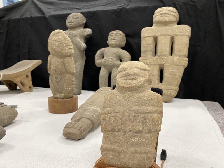 SE RECUPERAN 1.305 PIEZAS PRECOLOMBINAS