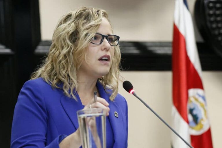 DEFENSORÍA RECIBE APOYO CIUDADANO PARA SOLICITUD AL GOBIERNO