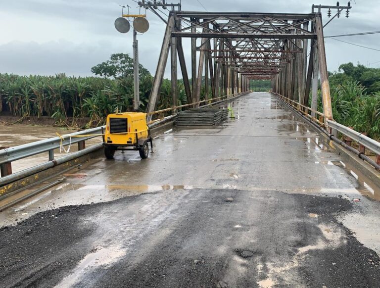 REHABILITADO PASO SOBRE EL RÍO LA ESTRELLA