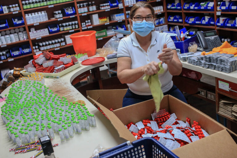 CLÍNICA DE SARAPIQUÍ AFECTADA POR INUNDACIONES REABRIRÁ EN POCOS DÍAS