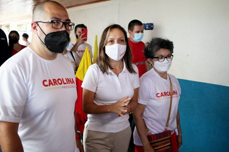 CAROLINA HIDALGO HACE LLAMADO A LA CALMA Y A CONFIAR EN EL PARTIDO
